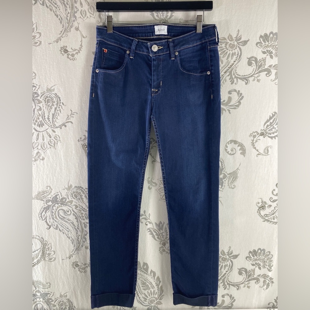 HUDSON Bacara Straight
Cuffed Dark Wash Stretch Crop
Jeans Size 28